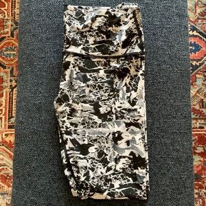 Lululemon Wunder Under High-Rise 7/8 Tight Size 10